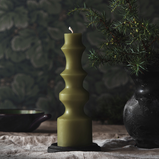 Mehiläisvahakynttilä 'Aina' pistaasi 18,5cm