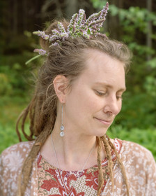 Kulkija Design: Jade Korvakorut 'Kuunpolku'