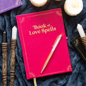 Muistikirja Kynällä 'Book of Love Spells'