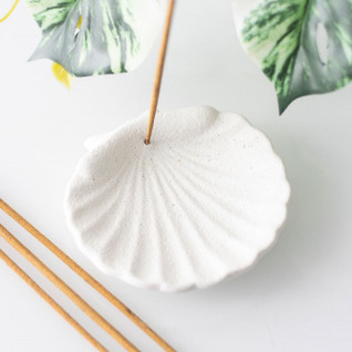 Keraaminen Suitsuketeline 'Scallop shell'