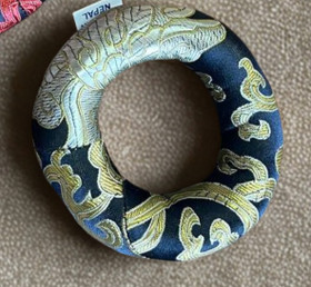 Äänimaljan Tukirengas 8cm Musta-Kulta