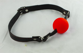 MOI Amsterdam Ballet in – Gag-Suupallo punainen