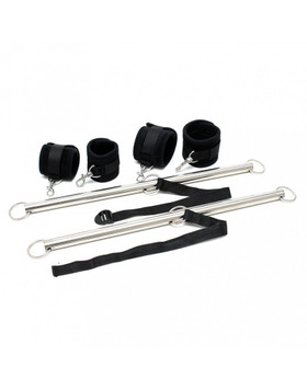 KAKSI LEVITINTANKOA JA PEHMUSTETUT MUSTAT KAHLEET