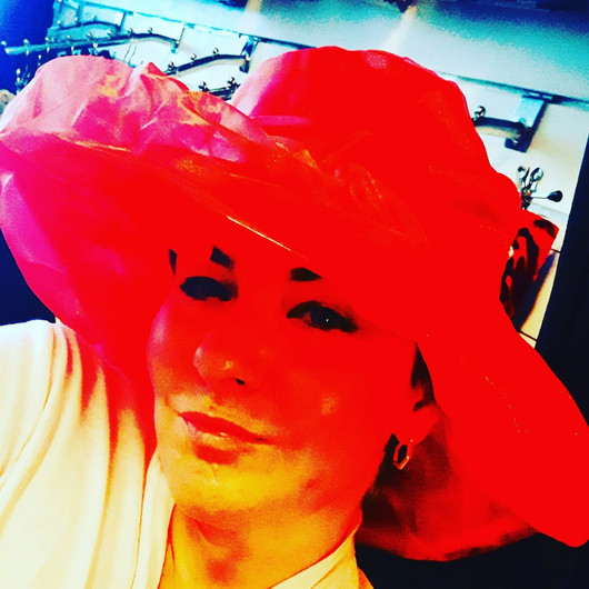 Seksitarina seksifantasianauhoite - Täti kukkahattu nauhoite