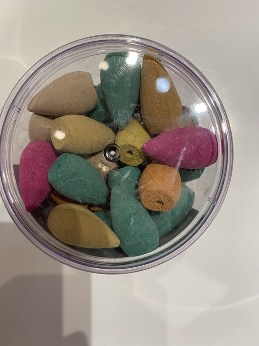 Back Flow Incense Cones kartion mallinen suitsuke setti