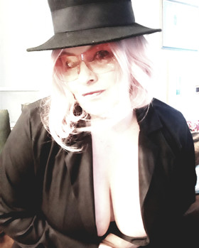 Täti täällä, etäystävän juttutuokio 8 minuuttia