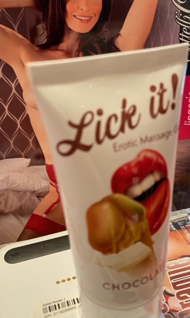 Massage gel vesiliukoinen suukoteltava, nuoltava, syötävä hyväilygeeli