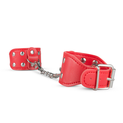 Lahjaksi sidontaan ja kiusotteluun sopiva tuotesetti punaista