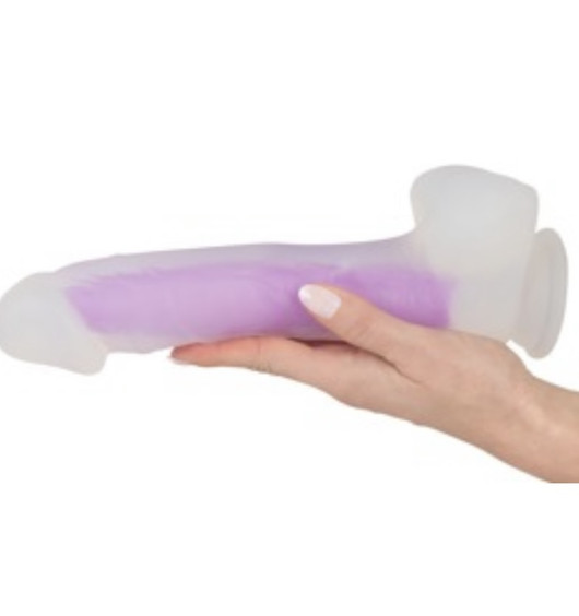 Pitkä peniksen mallinen imukupilla varusteltu dildo pituus 26.5 cm