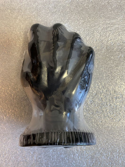 Kokeiluun nyrkki täyttävään nyrkkinaintiin-fistauksen uusi ulottuvuus