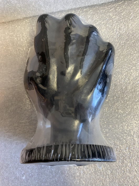 Kokeiluun nyrkki täyttävään nyrkkinaintiin-fistauksen uusi ulottuvuus