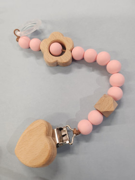 Tuttinauha metalliklipsillä, puukukka, silikonihelmillä