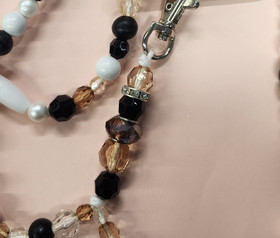 Avainnauha musta-valko-ruskea