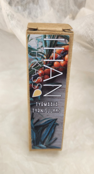 Ihan Pihkassa Tyrmäävä Tyrnisuukko -huulirasva, 5ml.