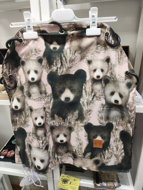 Vaunuverho renkailla, Pampakarhut