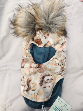 Kypärämyssy tupsulla