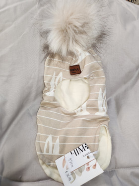 Kypärälakki tupsulla