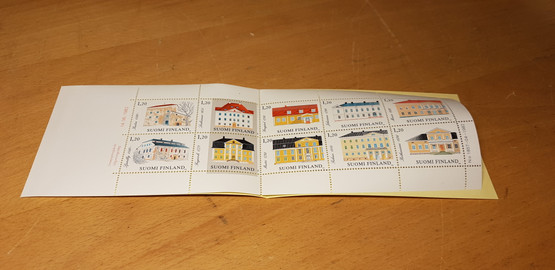 Suomalaisia kartanoita postimerkkivihko
