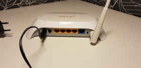 Wifi -reititin (TP-Link TL-MR3220)