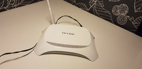 Wifi -reititin (TP-Link TL-MR3220)