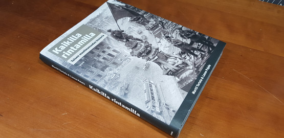 Kaikilla Rintamilla -kirja