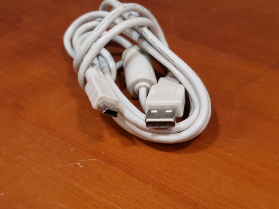 USB -kaapeli (mini USB)