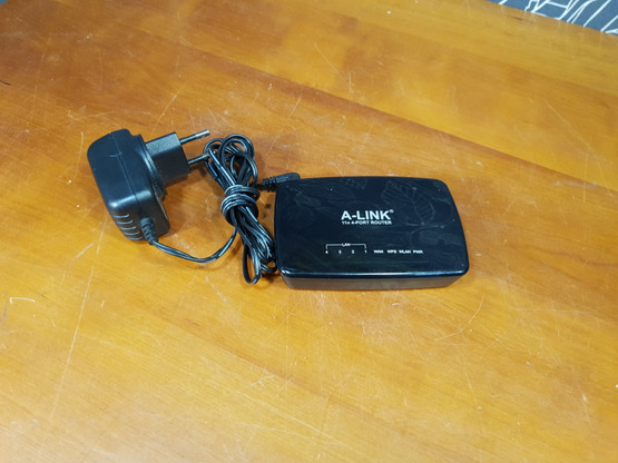 5 -porttinen kytkin (A-Link  WNA (L) 11n)