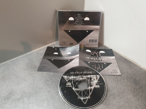 CD-levy (Von Hertzen Brothers - Stars Aligned)