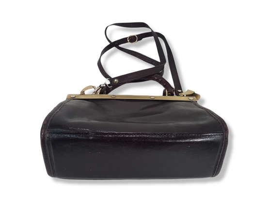 Vanha laukku (Paris-Roma-Tokyo)