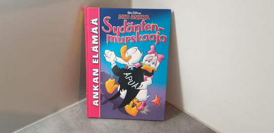 Aku Ankka - Sydäntenmurskaaja -kirja