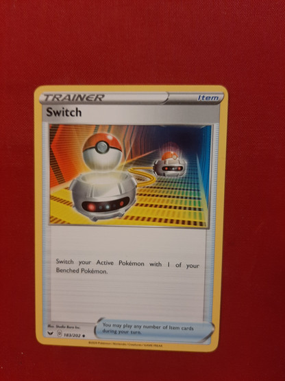 Switch (V.1) 183/202 - Sword & Shield