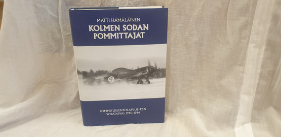 Kolmen sodan pommittajat -kirja