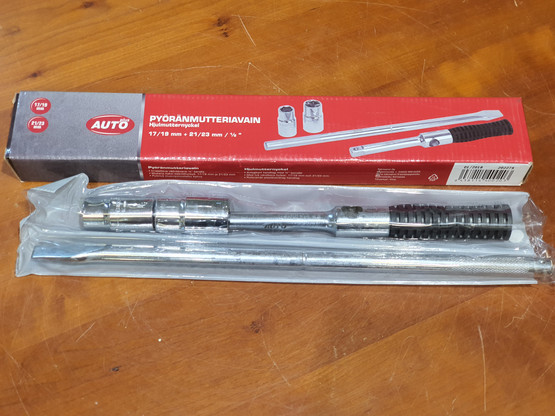 Pyöränmutterinavain 17 / 18 mm + 21 / 23 mm 1/2