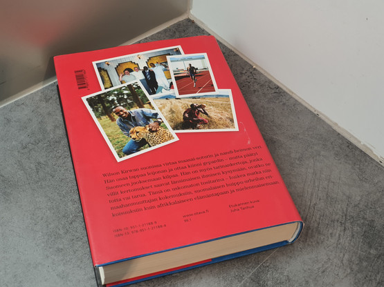 Kirja (Juoksijasoturin ihmeellinen elämä)