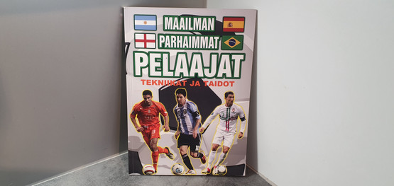 Kirja (Maailman parhaimmat pelaajat)