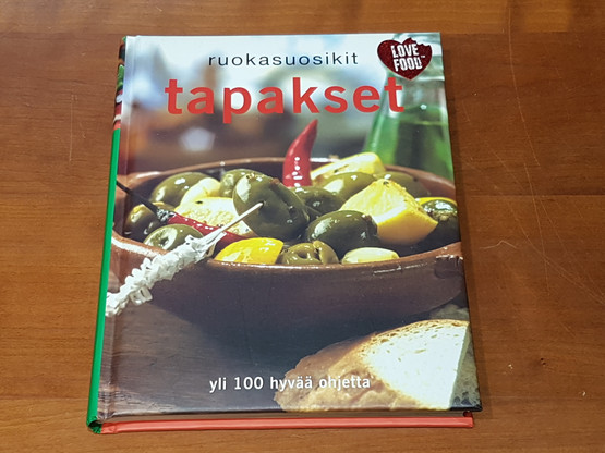 Kirja (Tapakset - Yli 100 hyvää ohjetta)