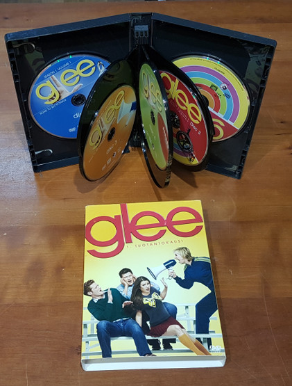 DVD (Glee - 1.tuotantokausi, neljän levyn boksi)