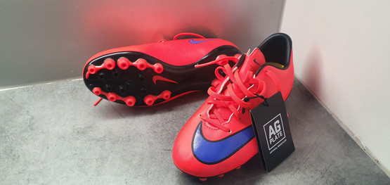 Jalkapallokengät, koko 36,5 (Nike Mercurial)