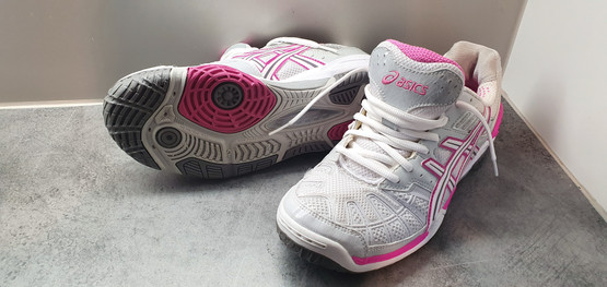 Sisäpelikengät, koko 42 (Asics)