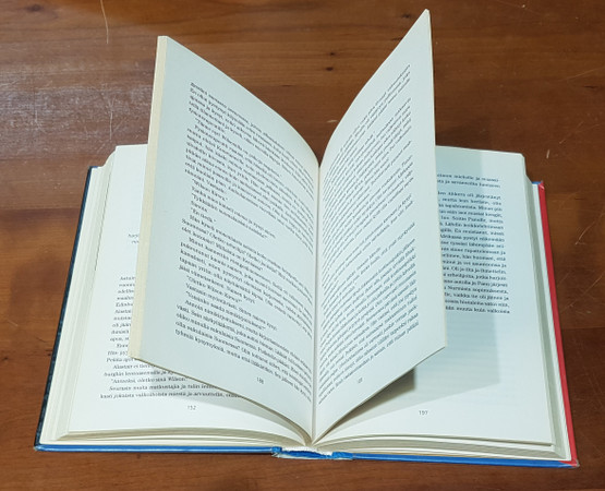 Kierrätyskirja (Heikki Saure. Wilson Kirwa - Juoksijasoturin ihmeellinen elämä)