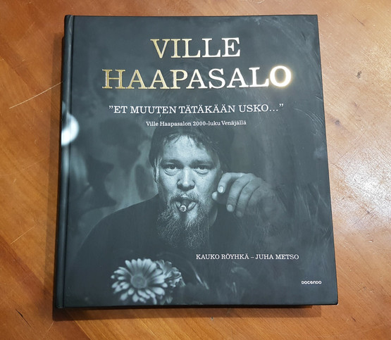 Kirja (Kauko Röyhkä, Juha Metso. Ville Haapasalo - Et muuten tätäkään usko).
