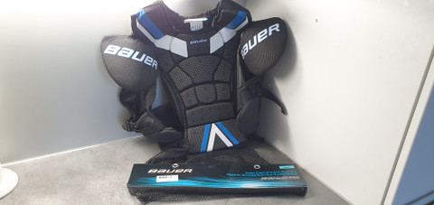 Katukiekkoilusuojat, JR S-M (Bauer)