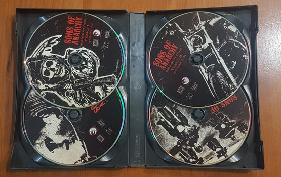 Televisiosarja (Sons of Anarchy - 1. tuotantokausi) K16