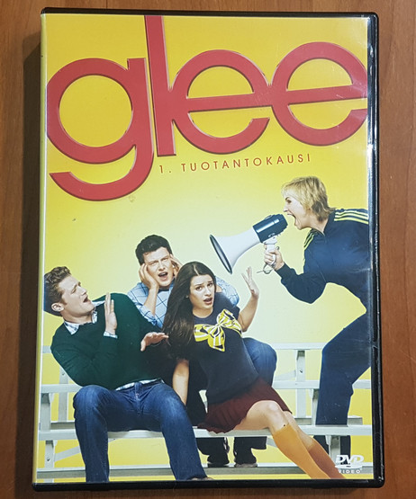 Televisiosarja (Glee - 1. tuotantokausi) K12