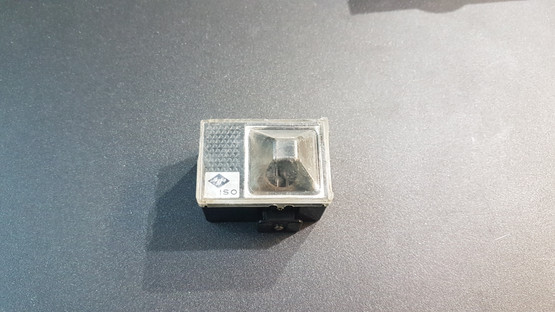 Filmikamera (Agfa Iso-Rapid I ja salama)