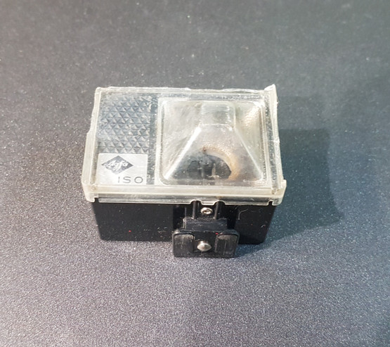 Filmikamera (Agfa Iso-Rapid I ja salama)