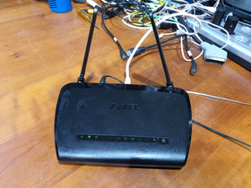 Dual Band WiFi -reititin (ZyXEL NBG6616)