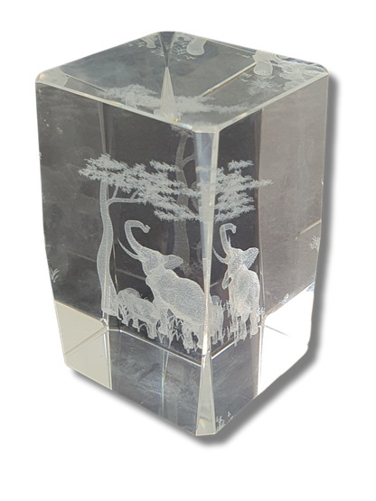 Lasinen koriste-esine (Norsut)