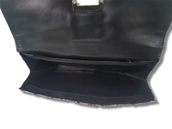 Käsilaukku (käärmeennahkajäljitelmä)