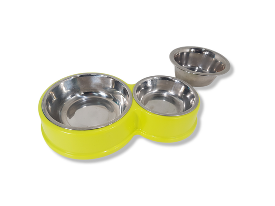 Ruoka-alusta ja kupit lemmikille